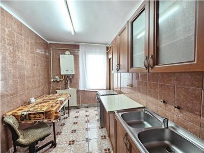 Apartament 3 camere, 2 bai cartierul Tudor etaj 4